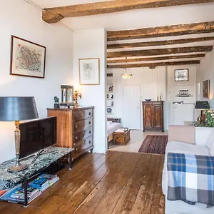 Classy 17th C Canalhouse Guest house