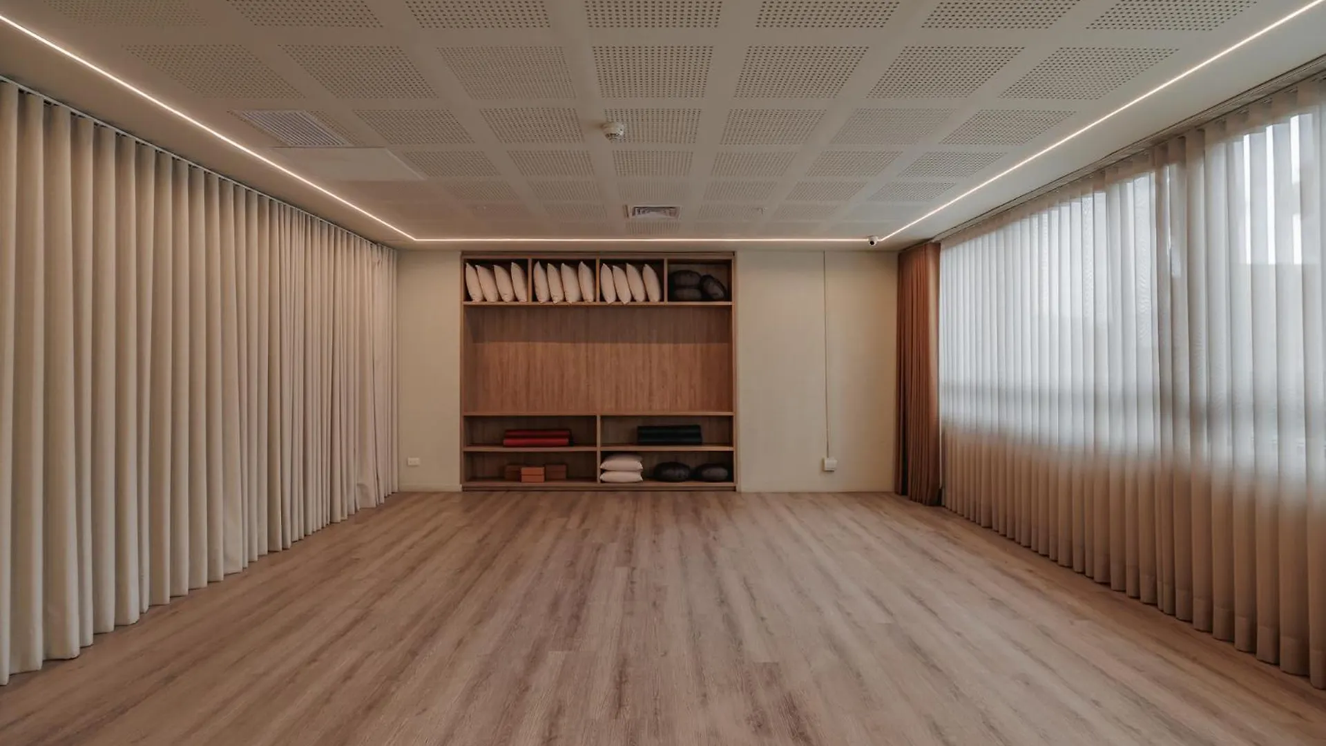 Versus Hotel 메딜린