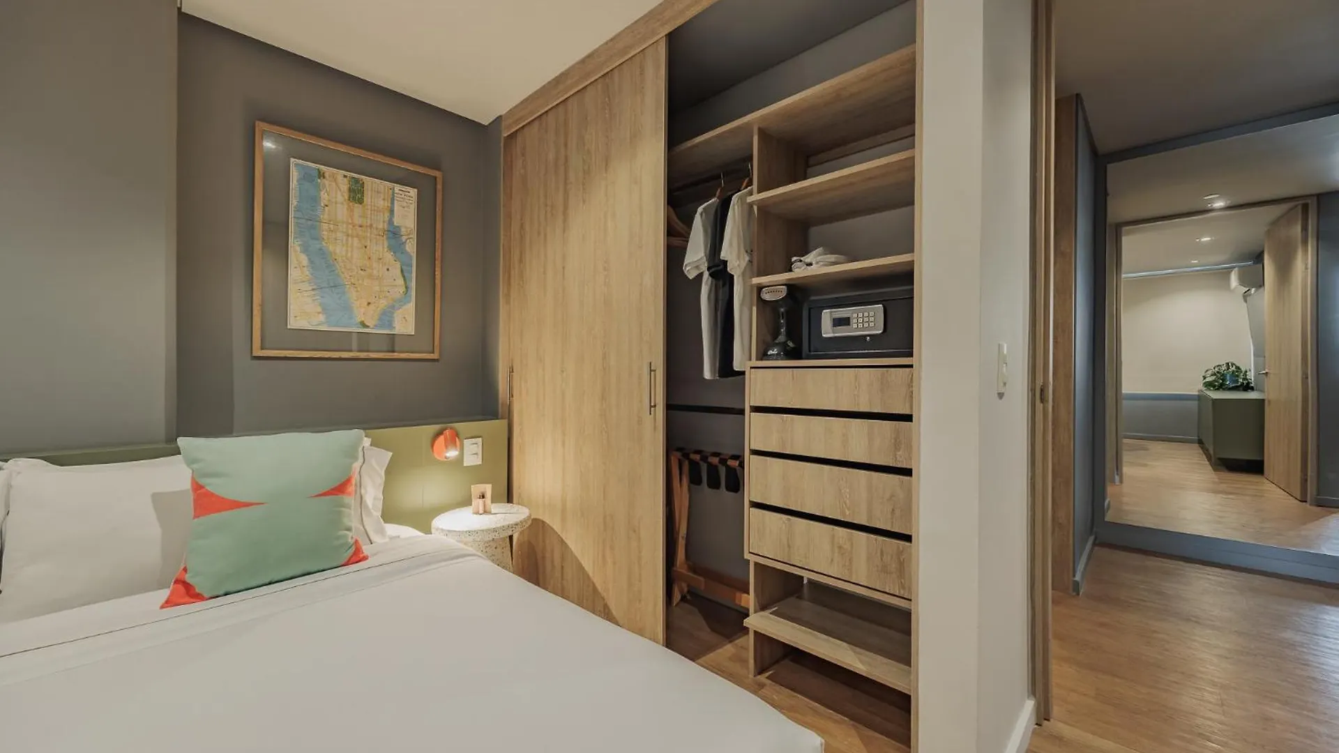Versus Hotel 메딜린