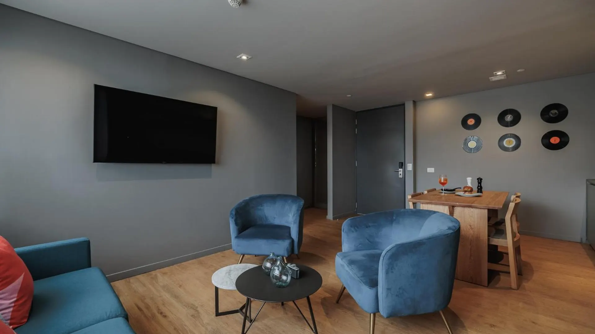Versus Hotel 메딜린 5*,