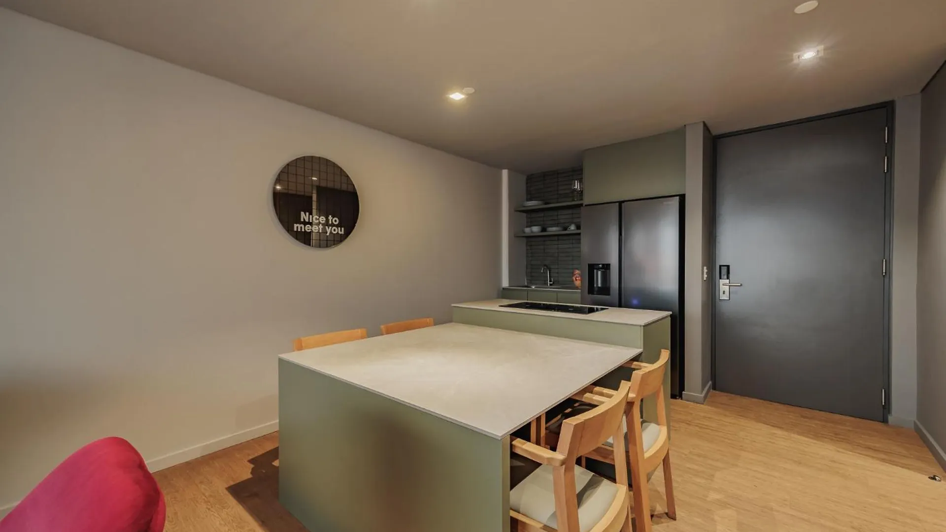 Versus Hotel 메딜린