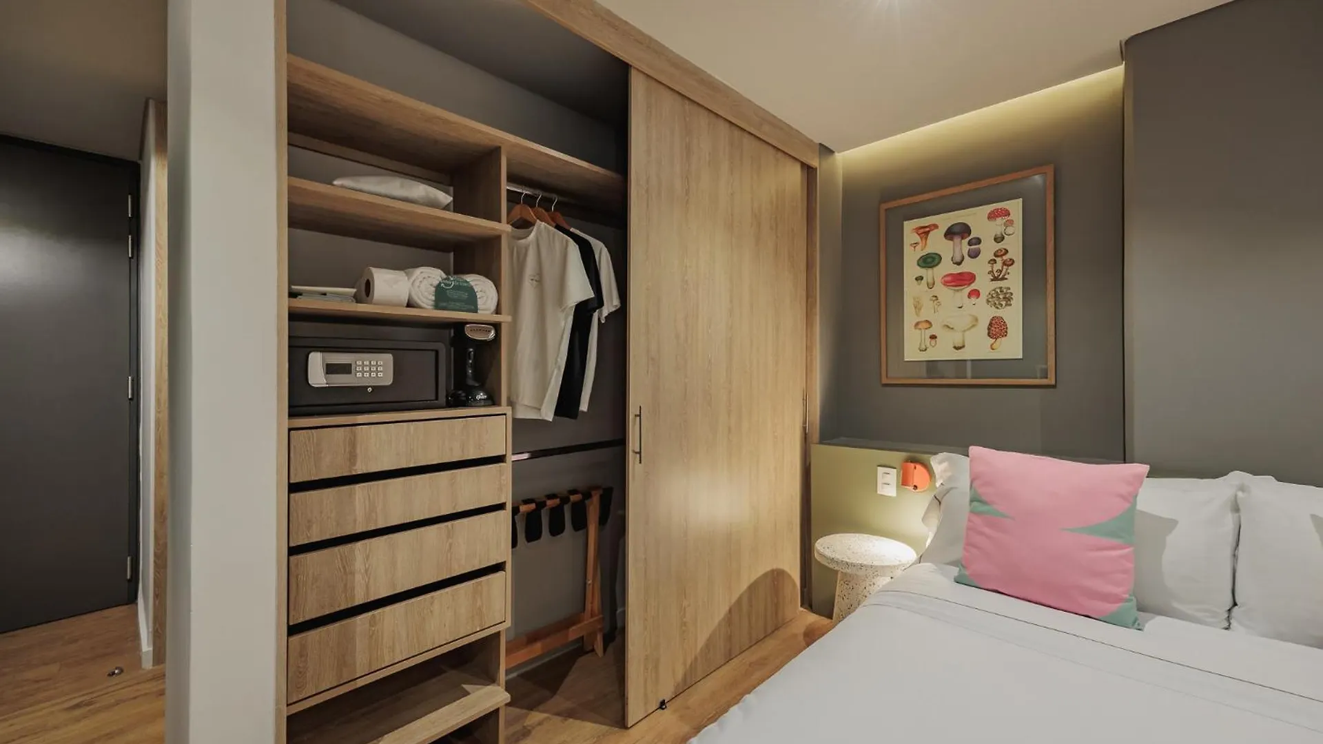 Versus Hotel 메딜린