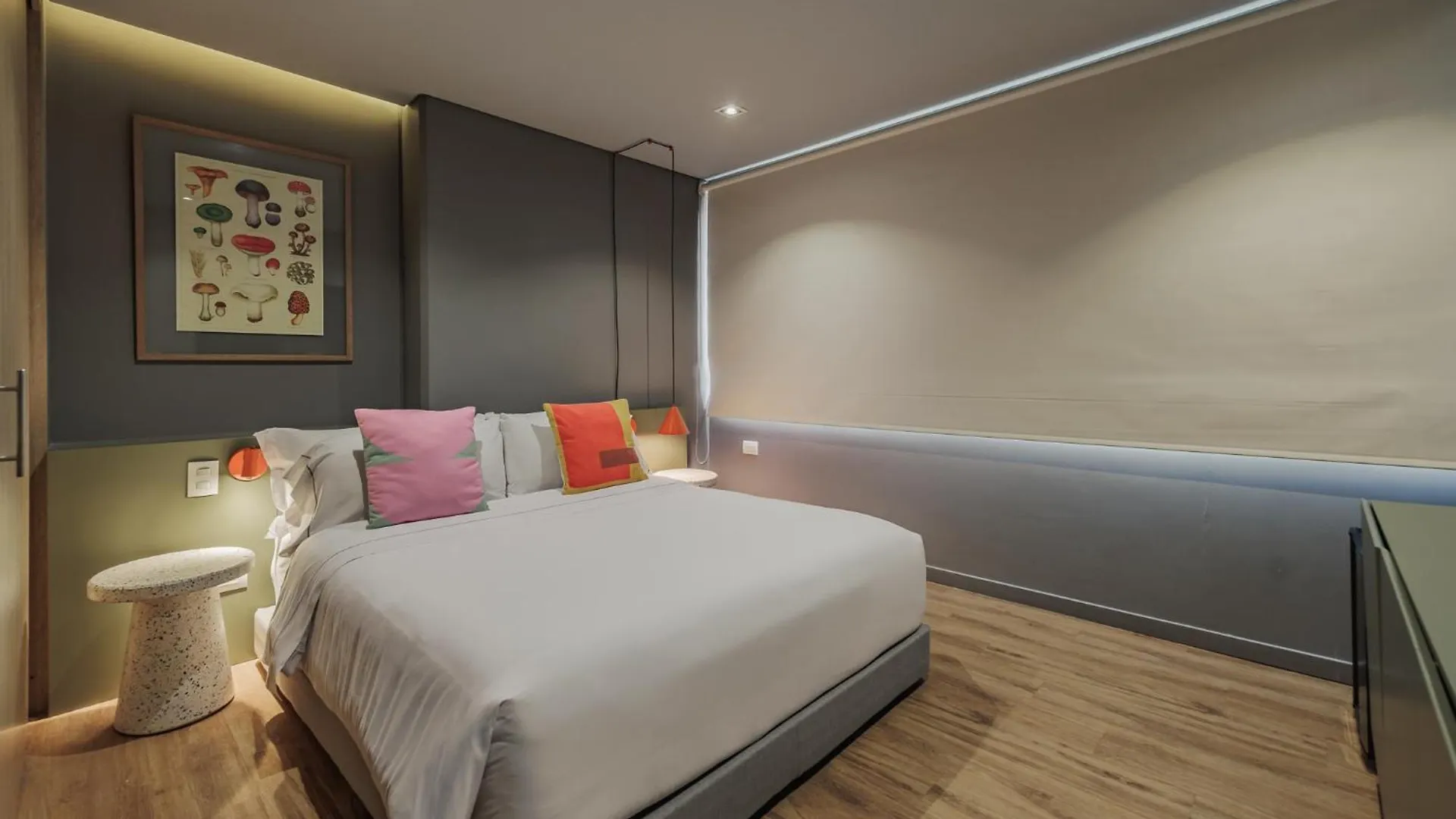 Versus Hotel 메딜린 5*,